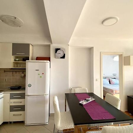 Matea'S Appartment 800 M To Center Free Parking スコピエ エクステリア 写真