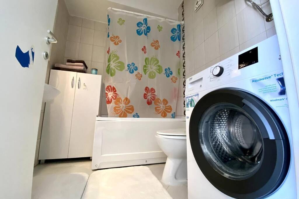 Matea'S Appartment 800 M To Center Free Parking スコピエ エクステリア 写真