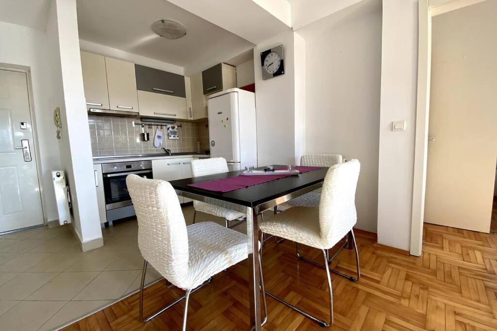 Matea'S Appartment 800 M To Center Free Parking スコピエ エクステリア 写真